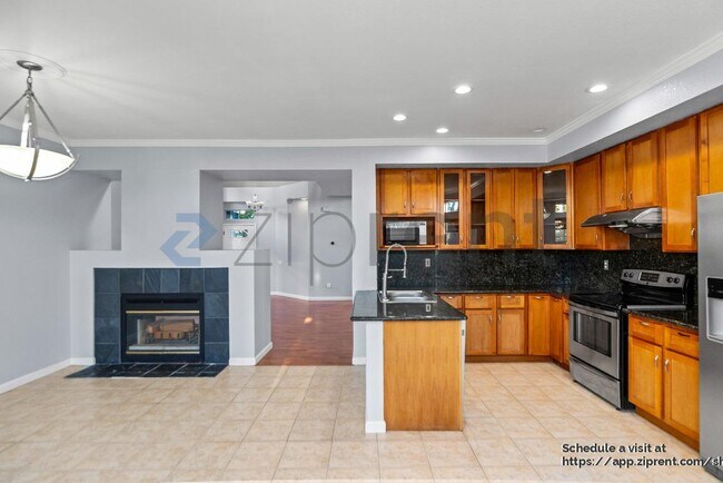 Building Photo - 281 Scotts Valley