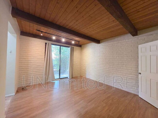 Building Photo - 355 Canyon Diablo Rd