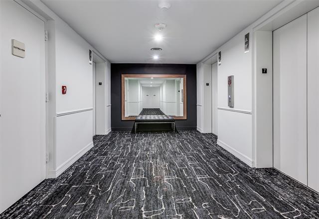 Building Photo - 6211 W Northwest Hwy