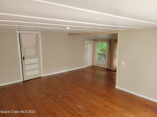 Building Photo - 874 Spiller St