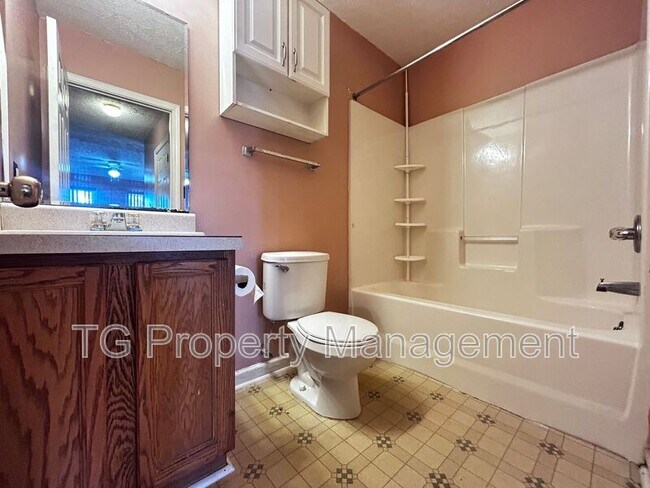 Building Photo - 7952 118th St