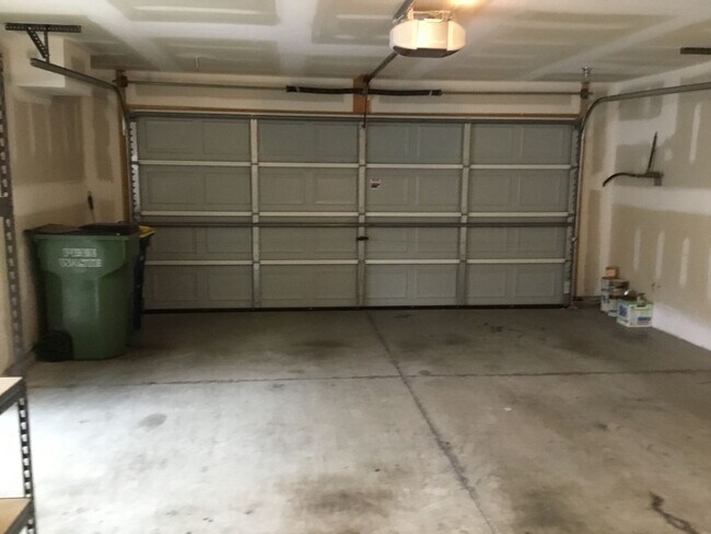 Building Photo - 3030 Meridian Cmns