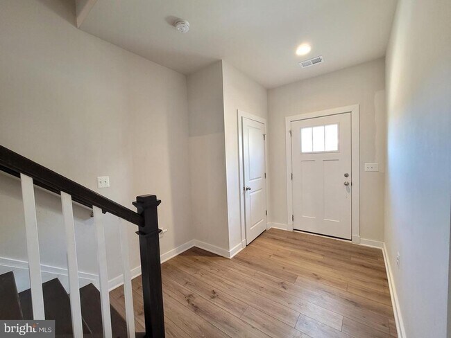 Building Photo - 8571 Red Sage Way S