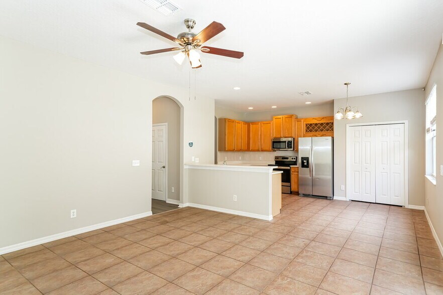 Building Photo - 7814 Citrus Blossom Dr