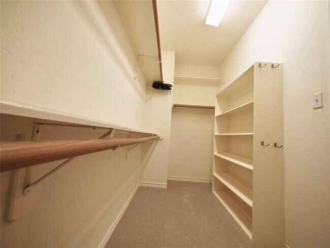 Building Photo - 419 Richmond Pl Dr