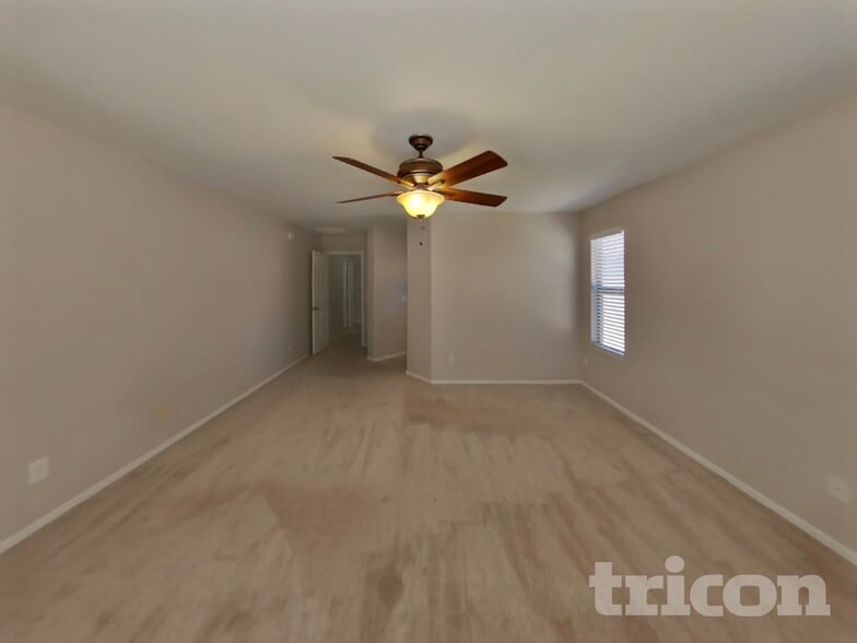 Building Photo - 2013 W Allens Peak Dr