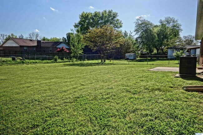 Building Photo - 2217 Villaret Dr SW