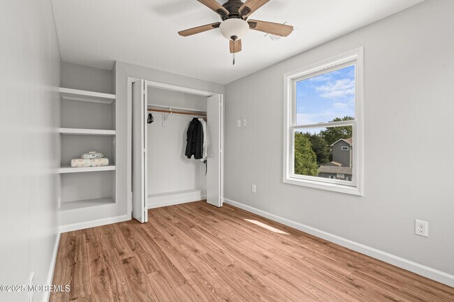 Building Photo - 324 Cedar Ave