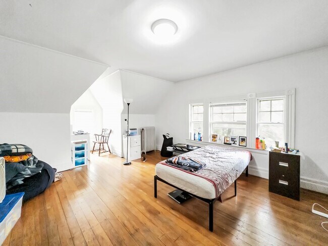Building Photo - 58 Aspinwall Ave