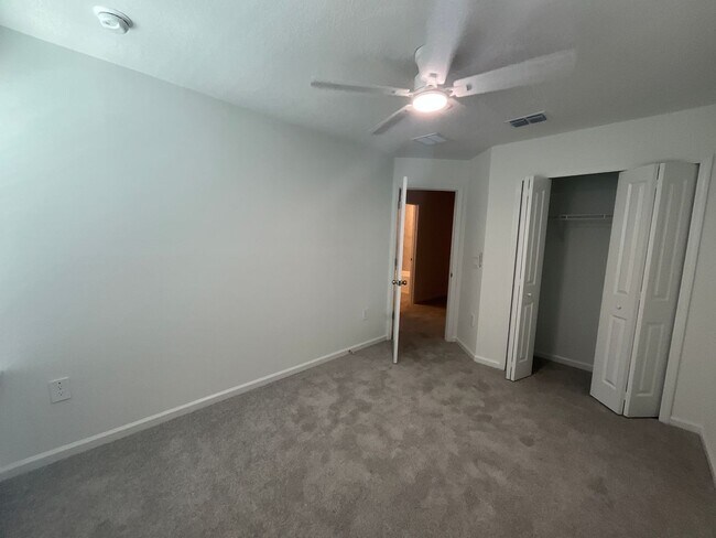 Building Photo - Oak Hammock Preserve Townhomes - New Construction - 3/2.5/1 1672 sqft ***Won't Last***