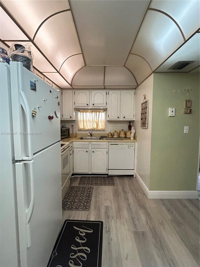 Building Photo - 8962 S Hollybrook Blvd