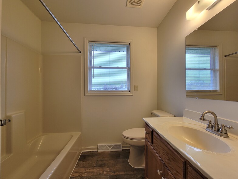 Building Photo - 3 Abbey Ln