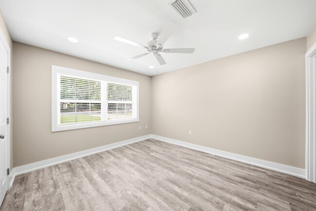 Building Photo - 942 Rue De Palms