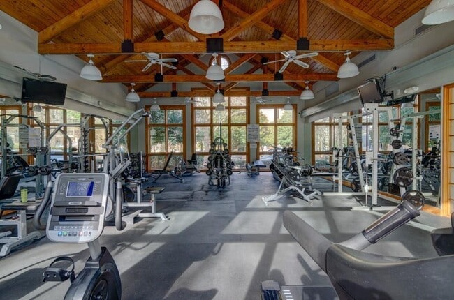 Building Photo - 2870 Pharr Ct S Northwest