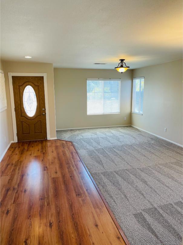 Building Photo - 27970 Sunlight Ct