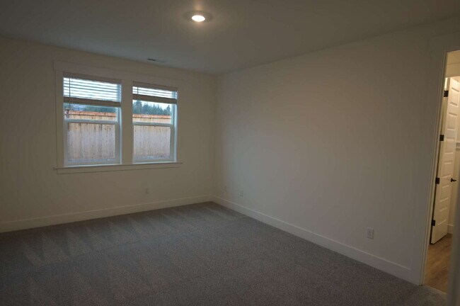 Building Photo - Beautiful New Home in Rolling Hills – Built in 2025