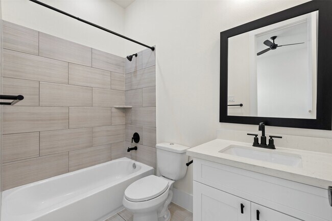 Building Photo - 1406 W 21st St