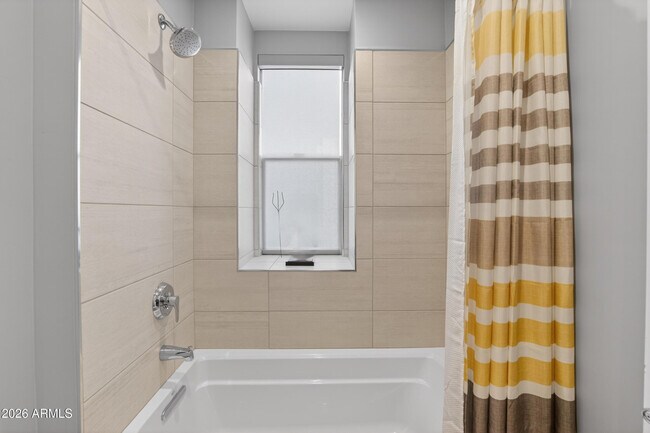 Building Photo - 16580 N 92nd St