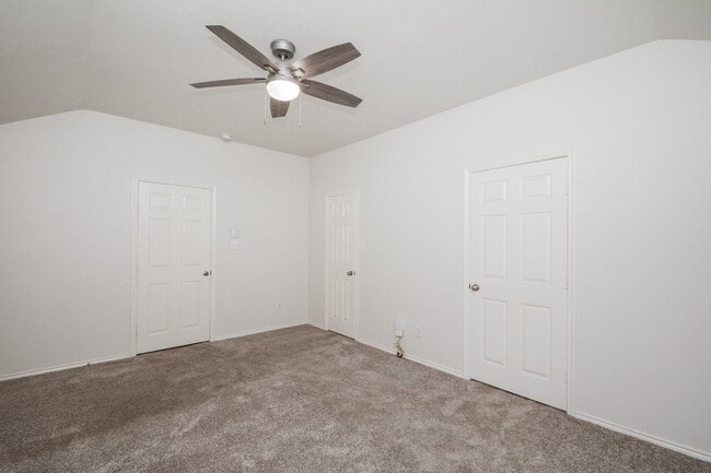 Building Photo - 2811 Eros Ln