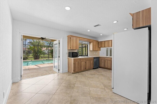 Building Photo - 11580 NW 20th Dr