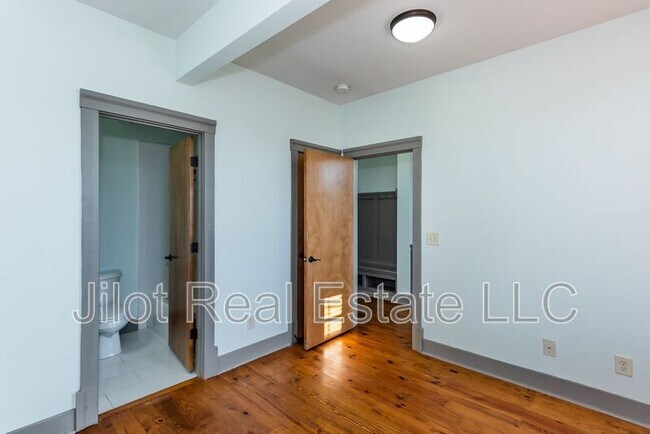 Building Photo - 1806 DeKalb Ave NE