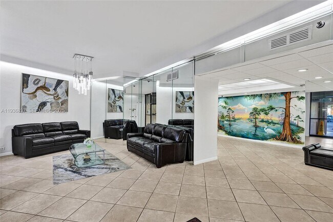 Building Photo - 1200 St Charles Pl