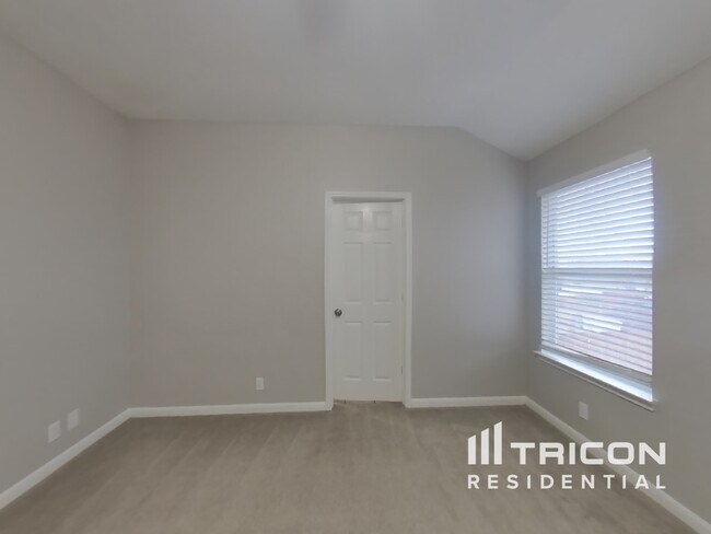 Building Photo - 8538 Rita Blanca Dr