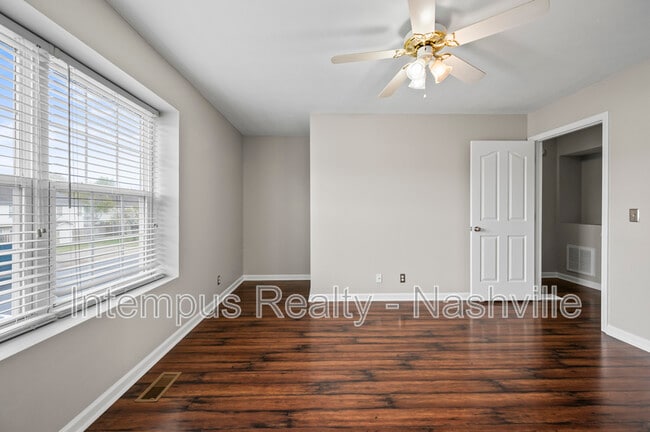 Building Photo - 415 Shoshone Pl