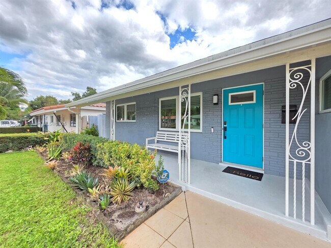 Building Photo - 250 NE 42nd St