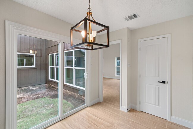 Building Photo - 15034 Rose Valley Dr