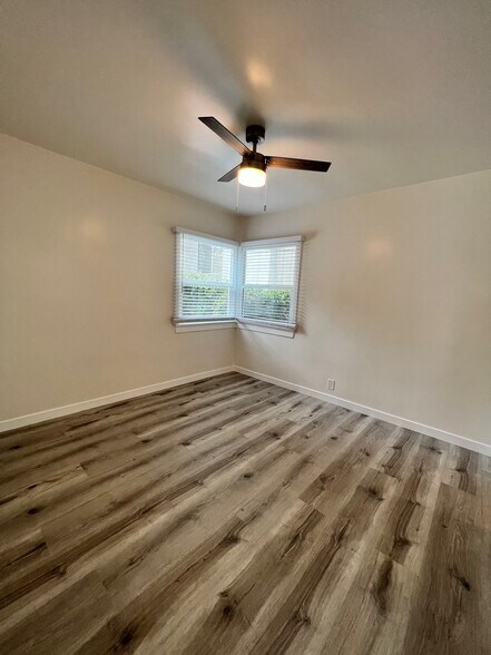 Building Photo - 648 Rose Ave