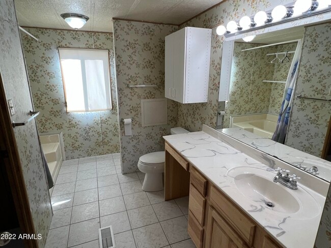 Building Photo - 16511 W Dale Ln