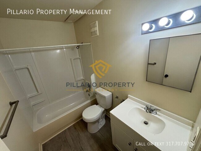 Building Photo - 3130 E Bradbury Ave