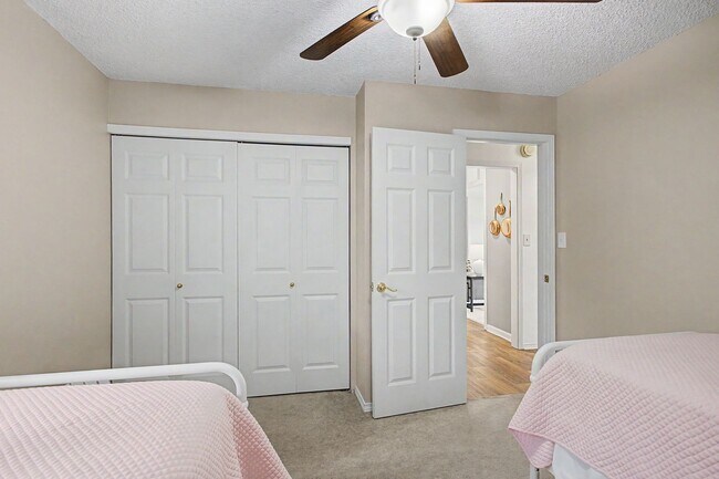 Building Photo - Peaceful Ranch Retreat with 4 Spacious Bedrooms!!