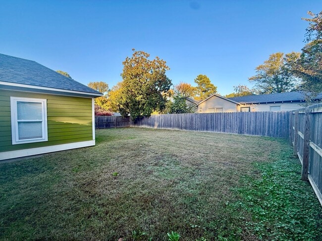 Building Photo - 4 bed, 2 baths near U of M  built 2020