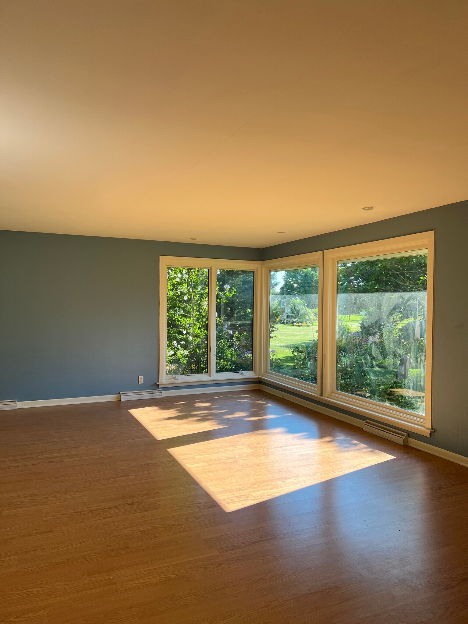 Building Photo - 8551 N Point Dr