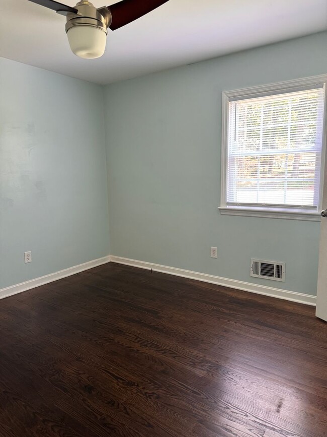 Building Photo - 3 Bedroom || 2.5 Bathroom Single Family Home