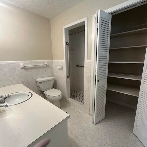 Building Photo - 5364 Santa Monica Cove