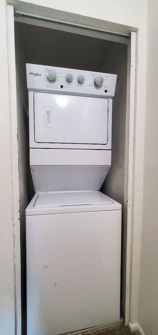 Building Photo - Beautiful 2-Bedroom, 3-Bathroom Townhome in Brandon