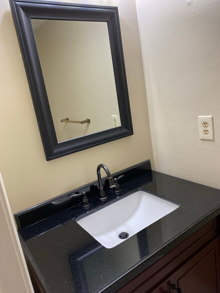 Building Photo - 1597 Springleaf Point SE