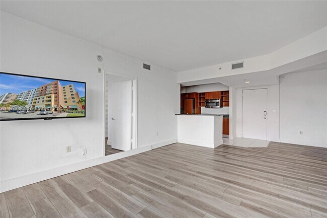 Building Photo - 2775 NE 187th St