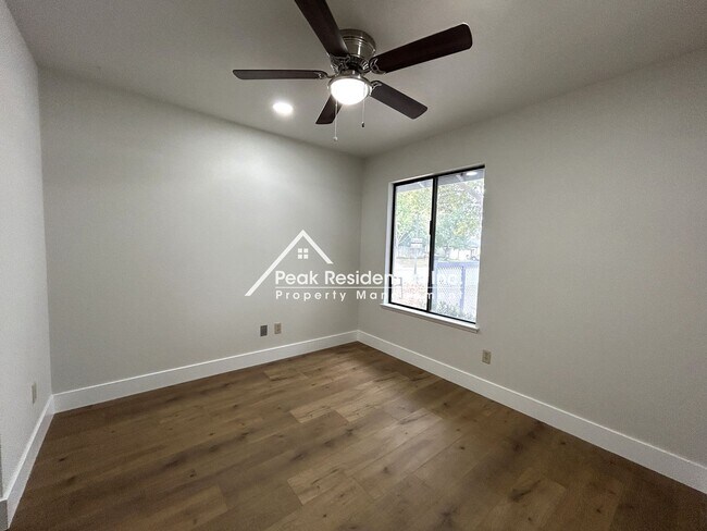 Building Photo - 7400 Martignetti Ct