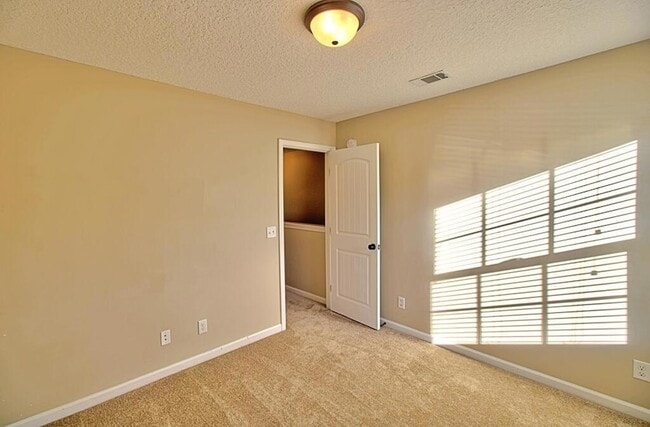 Building Photo - 1111 Marne Blvd