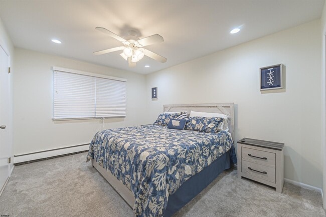 Building Photo - 9506 Ventnor Ave