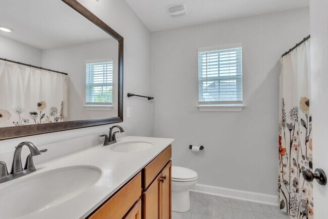 Building Photo - Charming 4-Bed Retreat with Fireplace – Spacious 2631 Sq Ft in Easley, SC, Zoned for Wren Schools