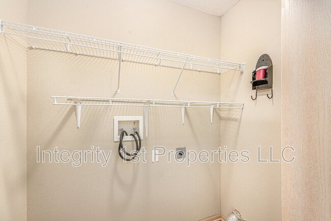 Building Photo - 4448 NE 83rd Terrace