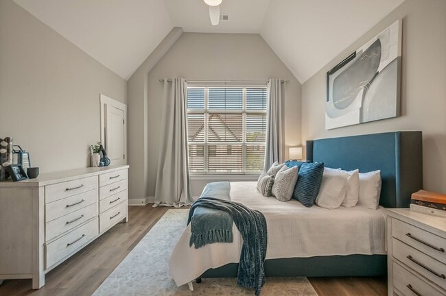 Building Photo - 207 Stonecrest Cir