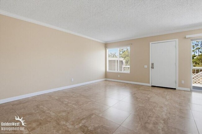 Building Photo - Comfortable 3Bdm 2Ba Condo in Oceanside!