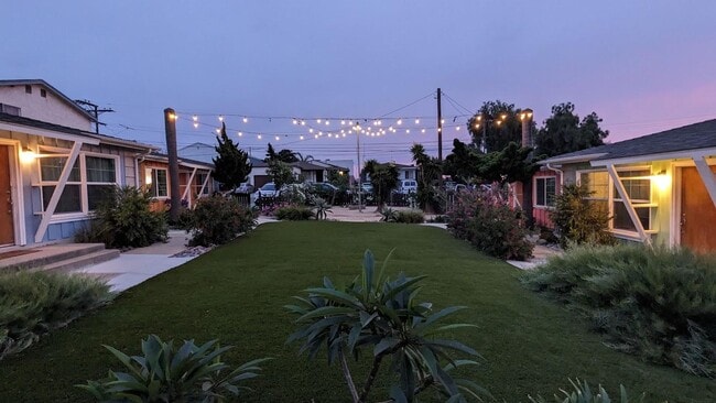 Building Photo - 4875-4887 Naples St - 4887 (Salmon-6)