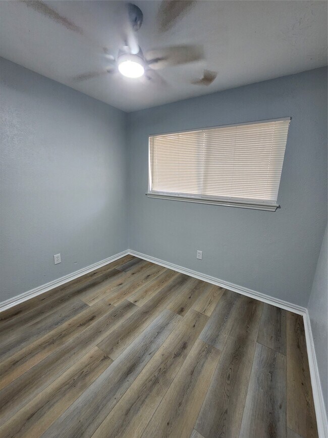 Building Photo - 5003 Maurita Dr